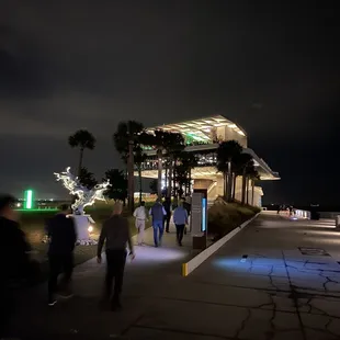 Entrance to the restaurant at the end of the pier