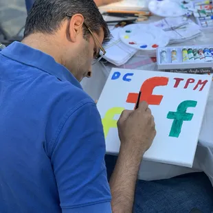 Facebook, Team Art Show!