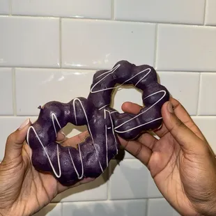 Ube mochi donut