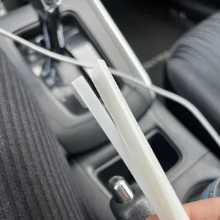 How easily the straws break.