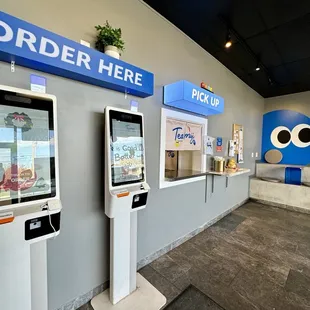 Ordering stations &amp; pick up window