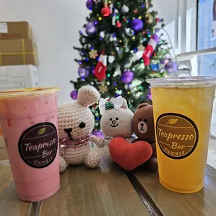 BunBun got the Pink Dragonfruit drink, and we got the Mango Kumquat iced tea!