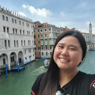 Lele Y.