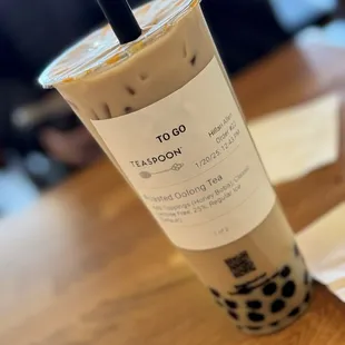 Roasted oolong milk tea w/tapioca
