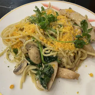 PA01 Chicken in Salted Egg Yolk Cream Sauce Pasta