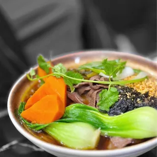 N05 Sliced Beef w/ Lai Fen Pickled Vine Pepper Soup