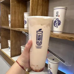 strawberry four seasons milk tea