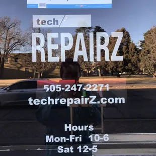 This place is amazing and very honest. Daniel, the owner managed to get my iPad mini working again. Great new business in the neighborhood!