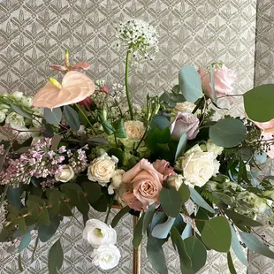 Are you on the hunt for an event or wedding florist? Call us to schedule a consultation!