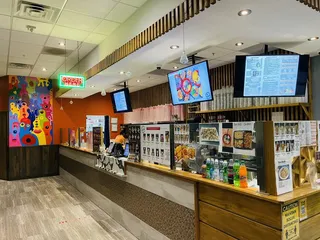 Freezing Thai Rolled Ice Cream 