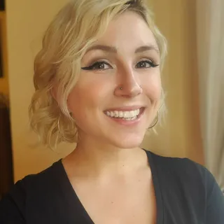Nikki R.