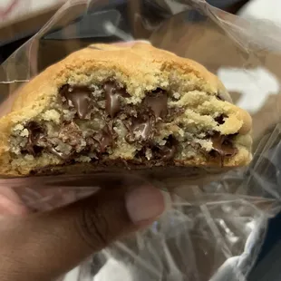 Chocolate chip cookie