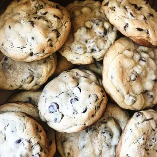 she does large corporate orders too!