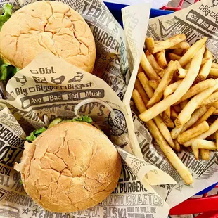 Very big burgers; kinda messy, but ono!