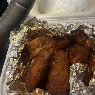 Lemon pepper, hot six piece already ate two on the way home. Too good.