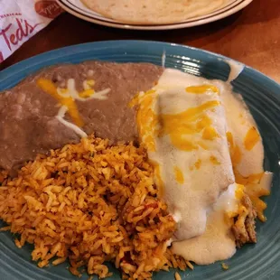 Lighter portion of the tamale dinner (1 tamale). Chicken tamale with crema