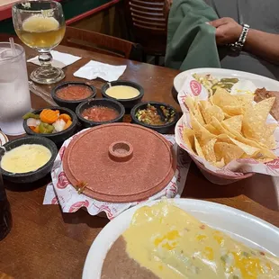 The queso, salsa and torilllas yummmm