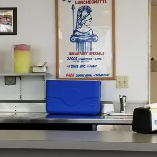 Quaint, pleasant and friendly place for bfast and lunch.