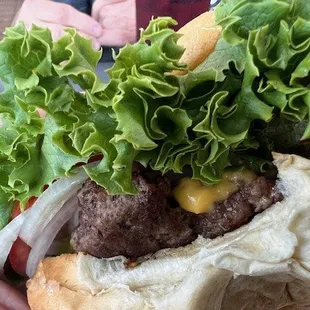 Luv their burrrgerrr! (¬‿¬)