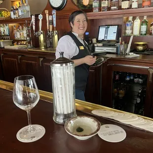 Meet Brittany, otherwise known as the WORLD&apos;s best bartender