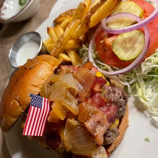 Ted&apos;s Bacon Cheeseburger