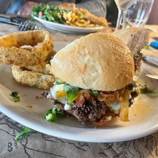 Avalon Burger