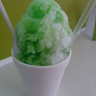 This delicious snoball is the perfect remedy for a hot and humid day. (Small green apple/pina colada snoball)