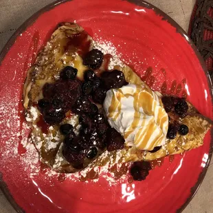 Mix berry crepe