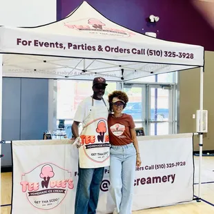 Tee n Dee&apos;s back at it!

Back to School Ice Cream Social at Golden State Academy in Oakland, CA
