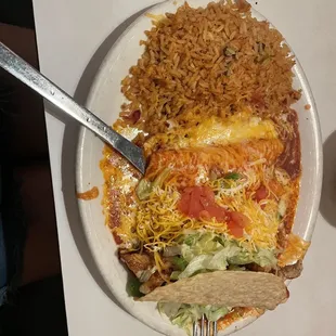 Cheese enchilada and a fajita taco