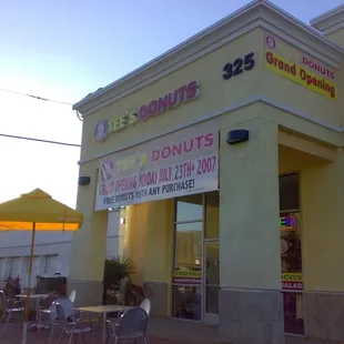 free donuts! (for now)