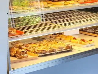 M & M Bakery and Deli