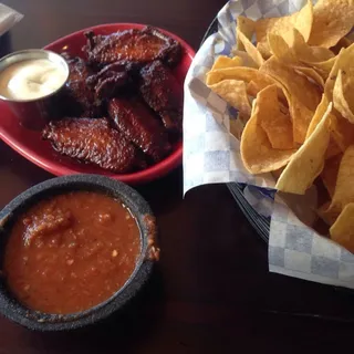 Fresh Tortilla Chips & Salsa