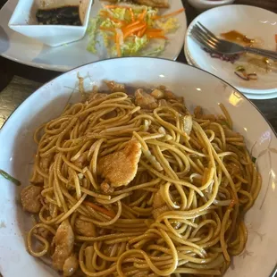 Chicken lo mein