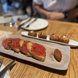 Ham croquetas &amp; pan con tomate