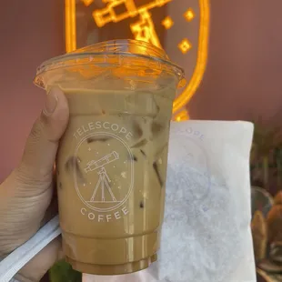 Iced Vanilla Oatmilk Latte