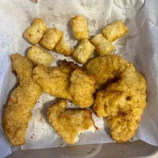 a tray of fried food