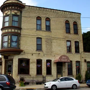 Tello&apos;s Grille &amp; Cafe