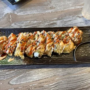 Tempura spicy salmon roll