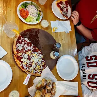 Pizza, Garlic Knots &amp; Dinner Salad