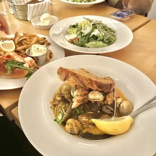 Clams with chorizo, Lobster Roll and Cesar salads