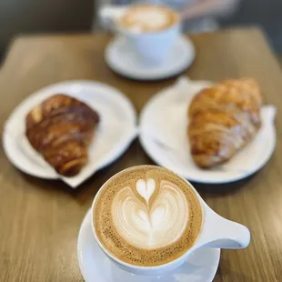 Latte &amp; Croissants