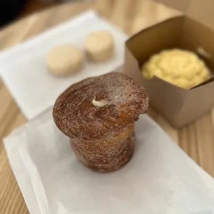 Cinnamon Cream Cheese Cruffin