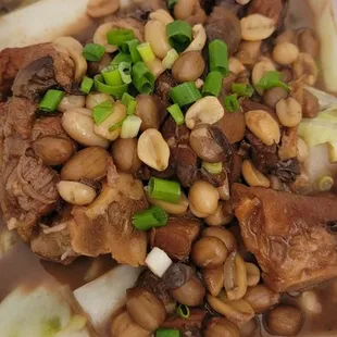 Pig feet with fermented bean sauce