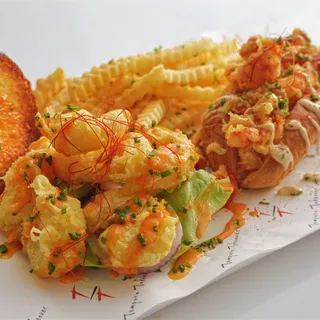 Sloppy Lobsta Roll