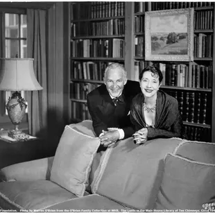 Alfred Lunt and Lynn Fontanne in the Library at Ten Chimneys