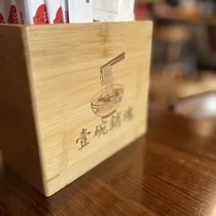 Utensils holder