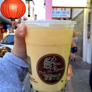 Mango milk tea