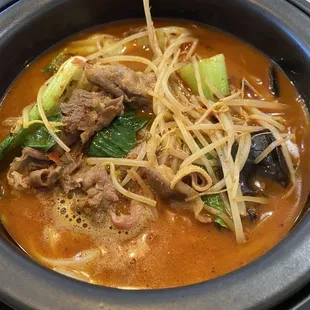 Spicy sliced lamb noodle