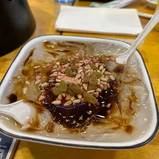 D4. Jelly with Black Sugar Syrup